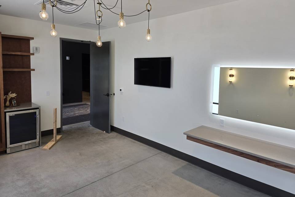 Groom Suite