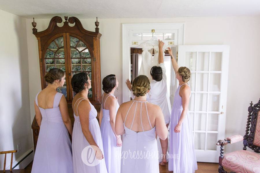 Bride rented the farmhouse for getting ready