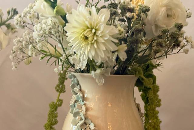 Hydrangea vase w/pearls3