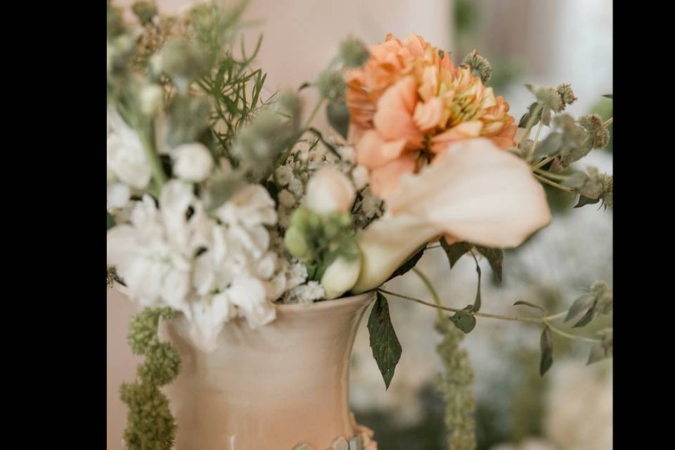 Hydrangea vase w/pearls2