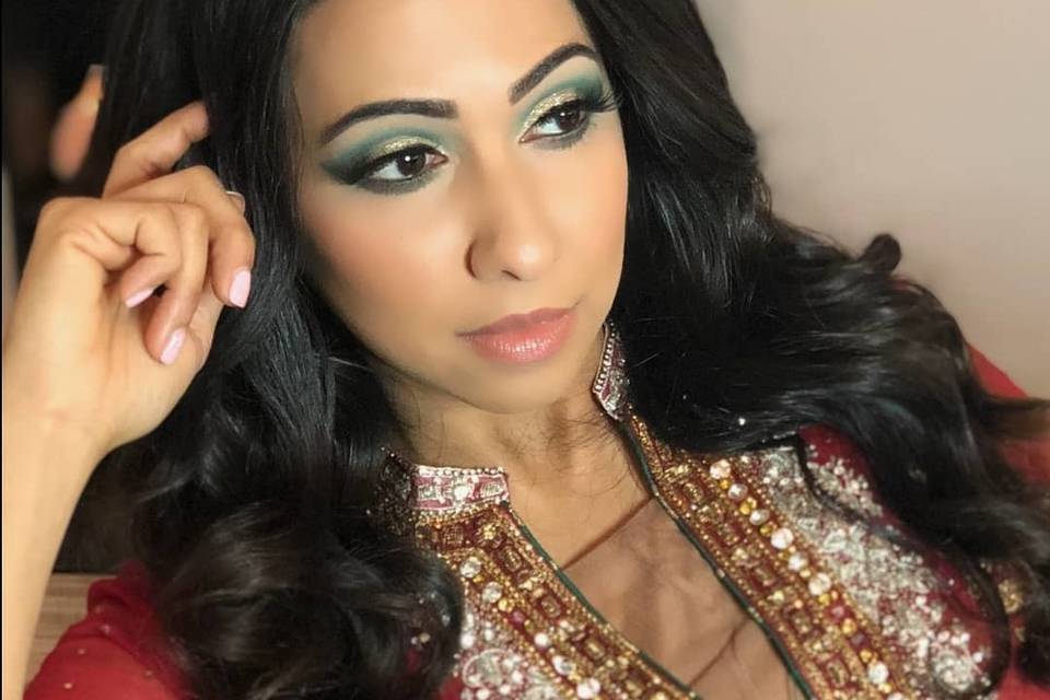 Beautiful bride to be Sofia Bridal hair by:@hairbyaysha
