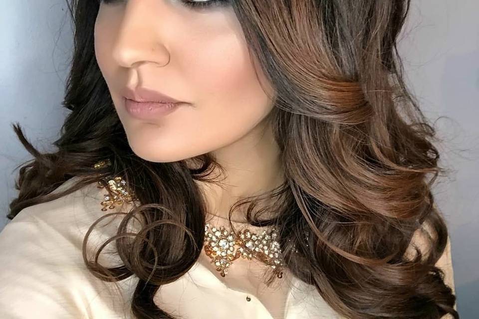 Stunning bride BismahBirdal hair by: @hairbyaysha