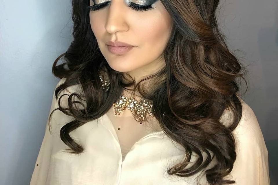 Stunning bride BismahBirdal hair by: @hairbyaysha