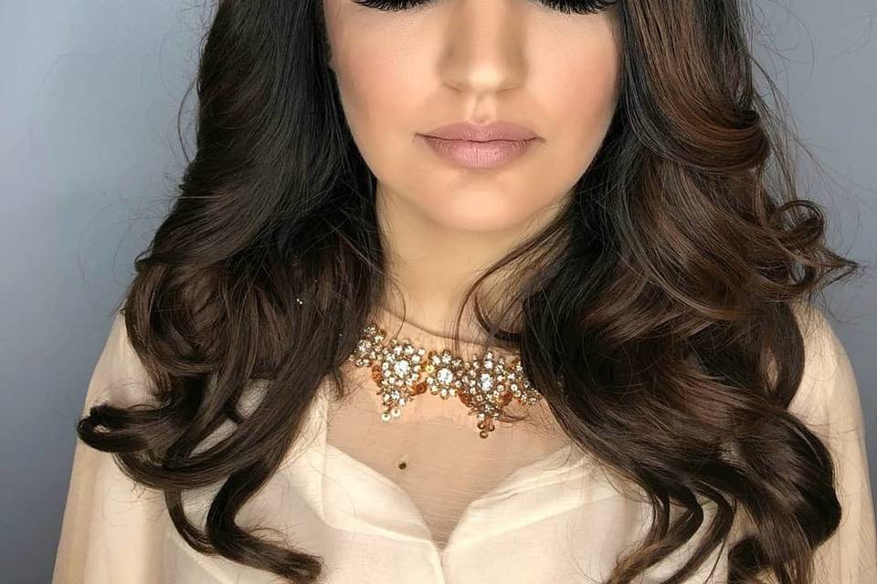 Stunning bride BismahBirdal hair by: @hairbyaysha