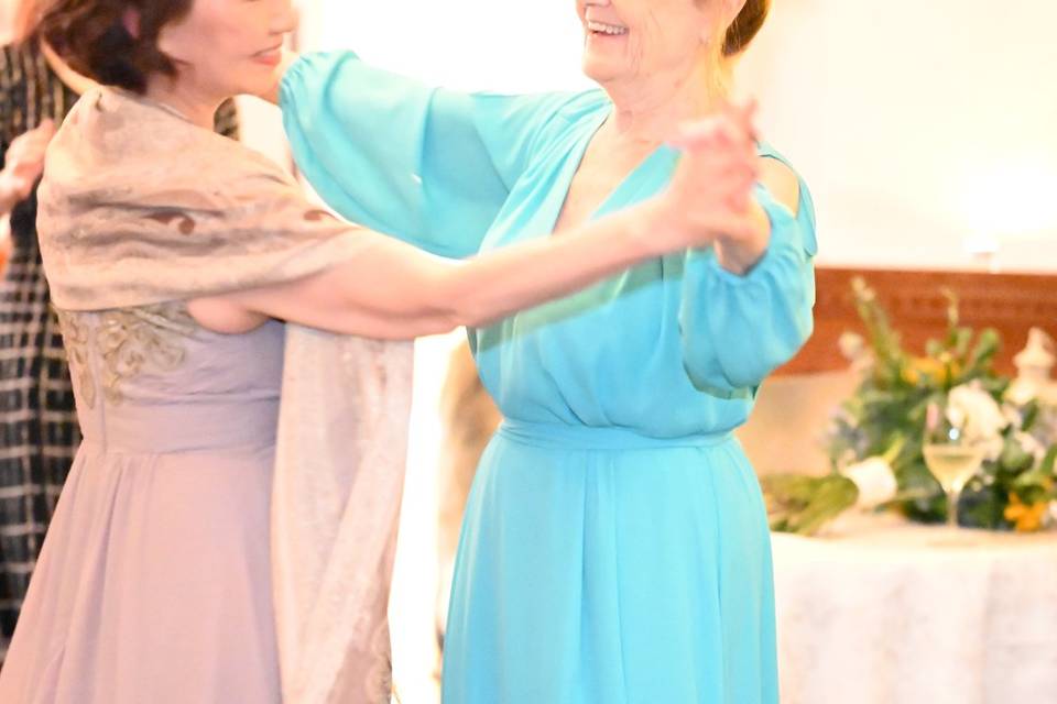 Mothers dance