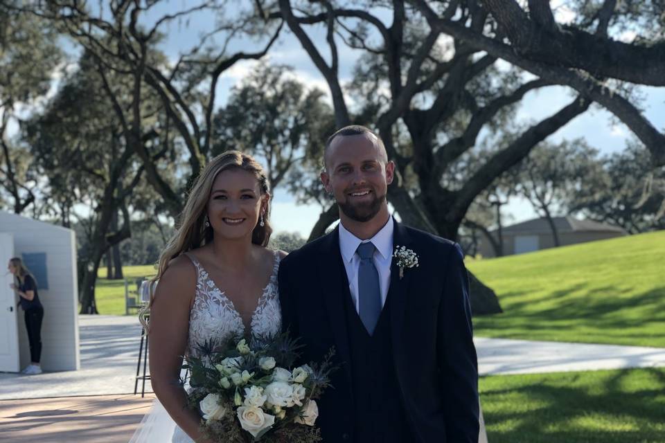 Bride bouquet sweetheart table