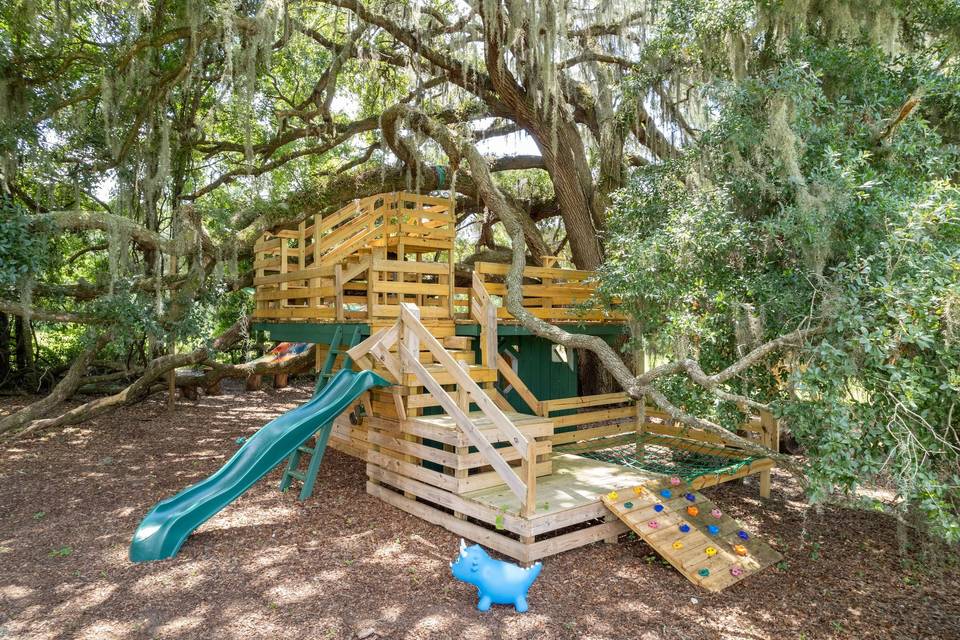 Treehouse playground