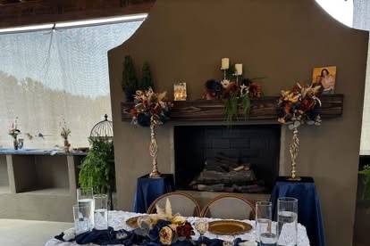 Bride & Groom Table