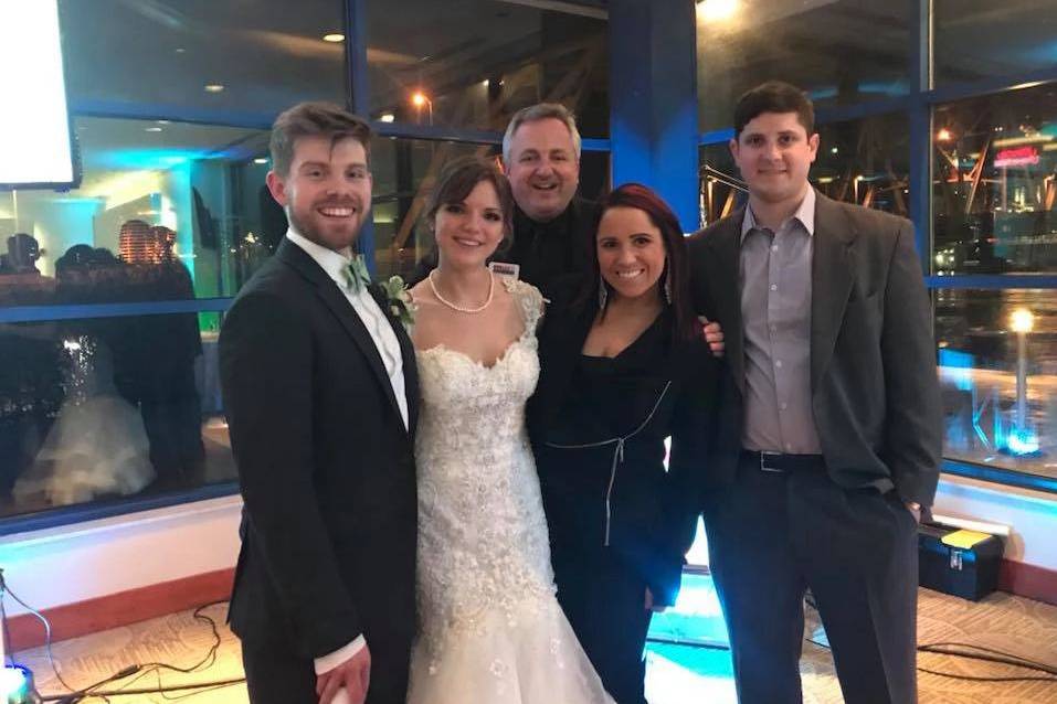 Hot Trax Wedding team at Newport Aquarium