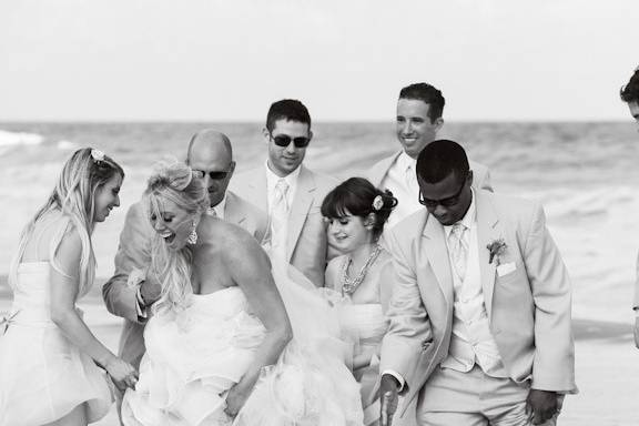 Couple with bridesmaids and groomsmen