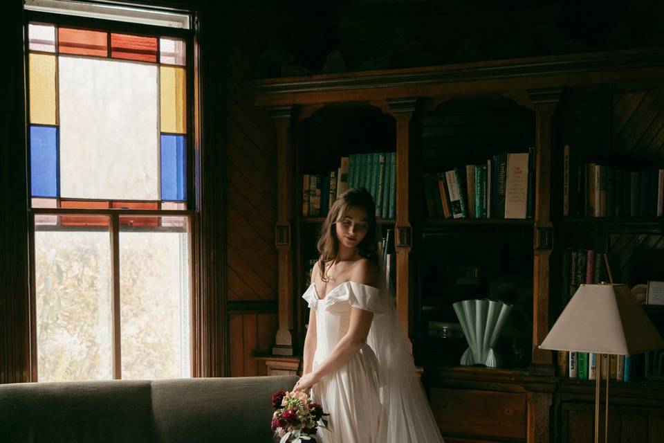 Portraits in hotel library