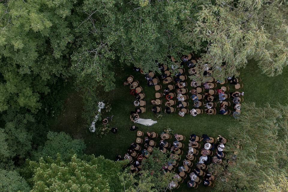 Side lawn ceremony area