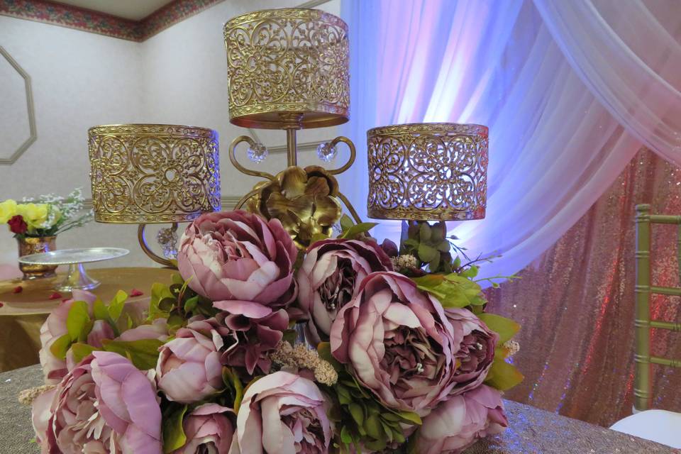 Sweetheart table decor