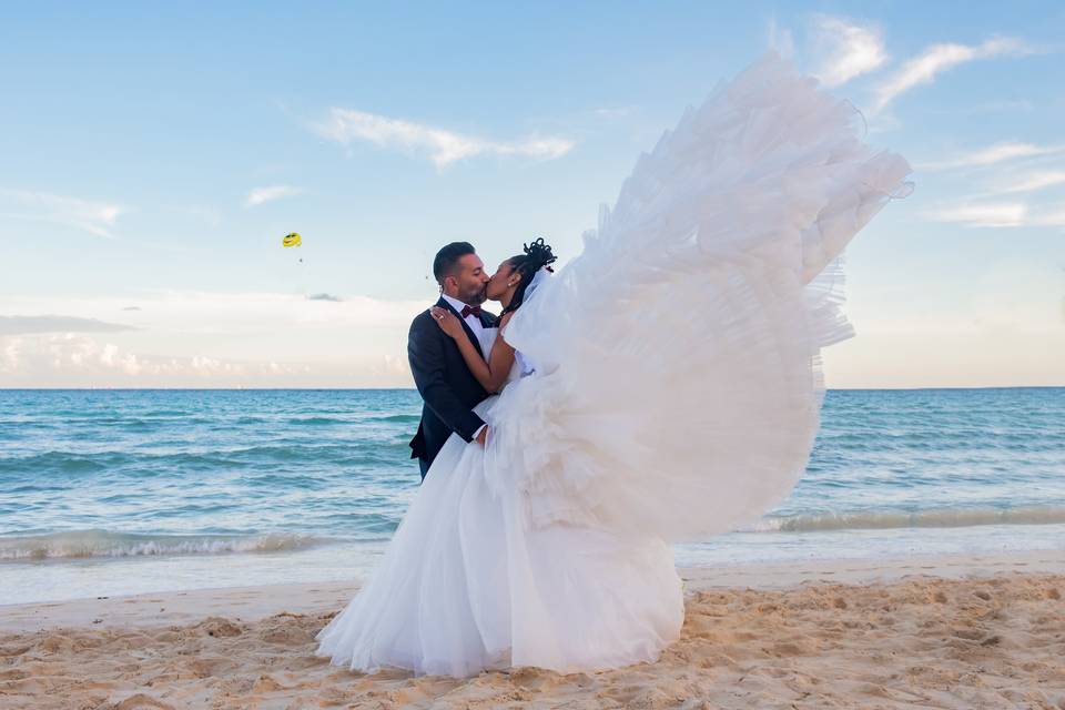 Destify Couple on the Beach