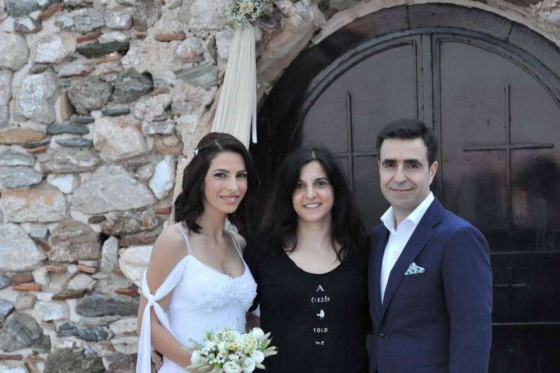 Xrysanthi and Marios with the wedding planner,Konstantina.