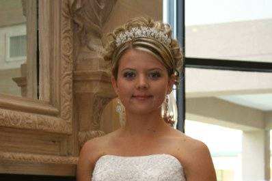 Taking advantage of the hotel lobby for some pre-ceremony pictures.