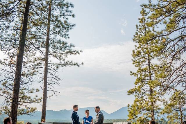Gorgeous setting, tall trees
