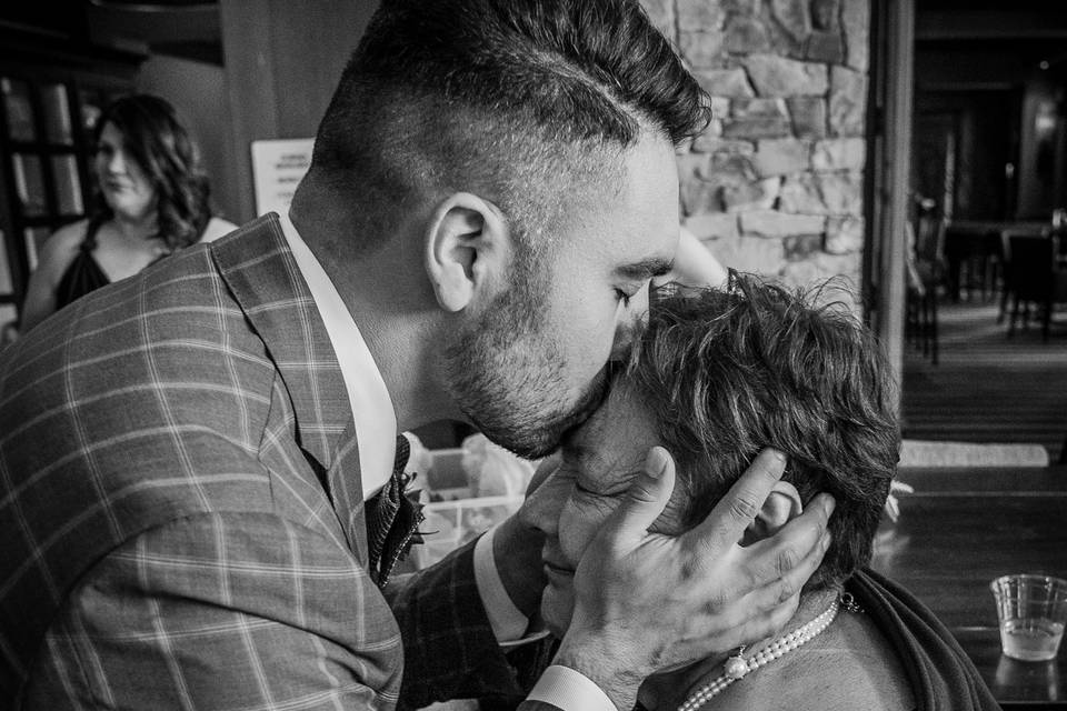 A kiss for mom