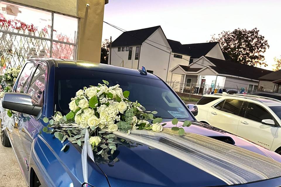 Wedding Truck Decor