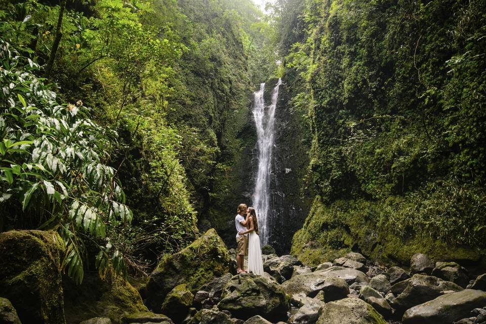 Road to hana hawaii elopement