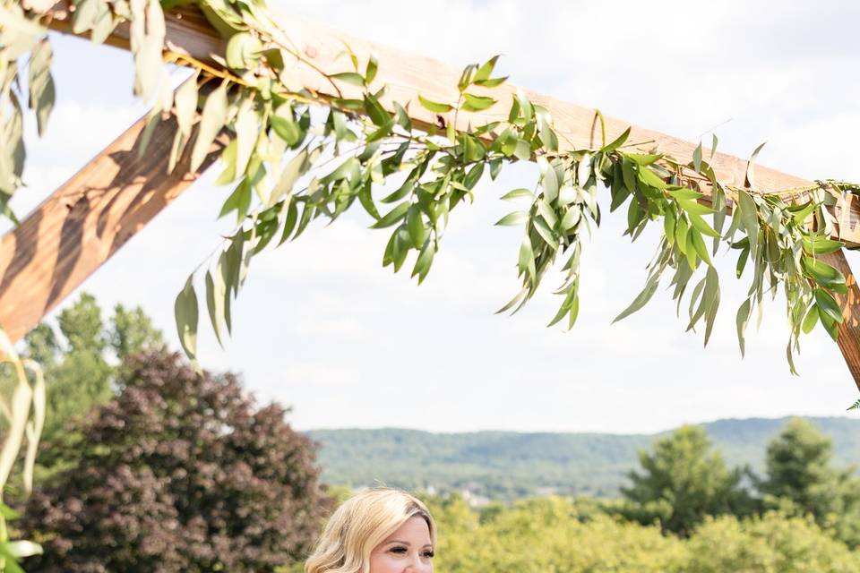 Officiant Julie