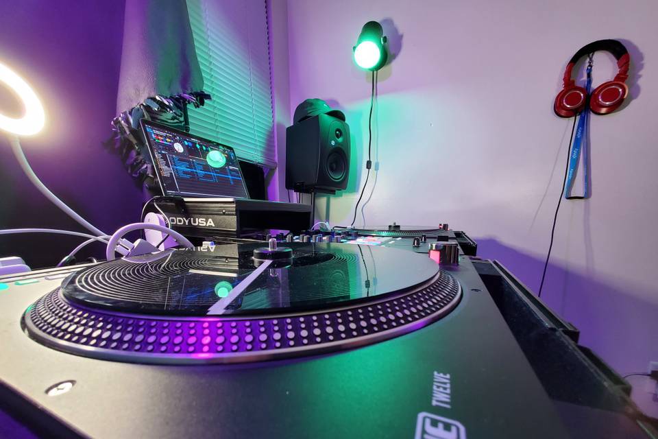 DJ AY-DUBZ Professional DJ Services