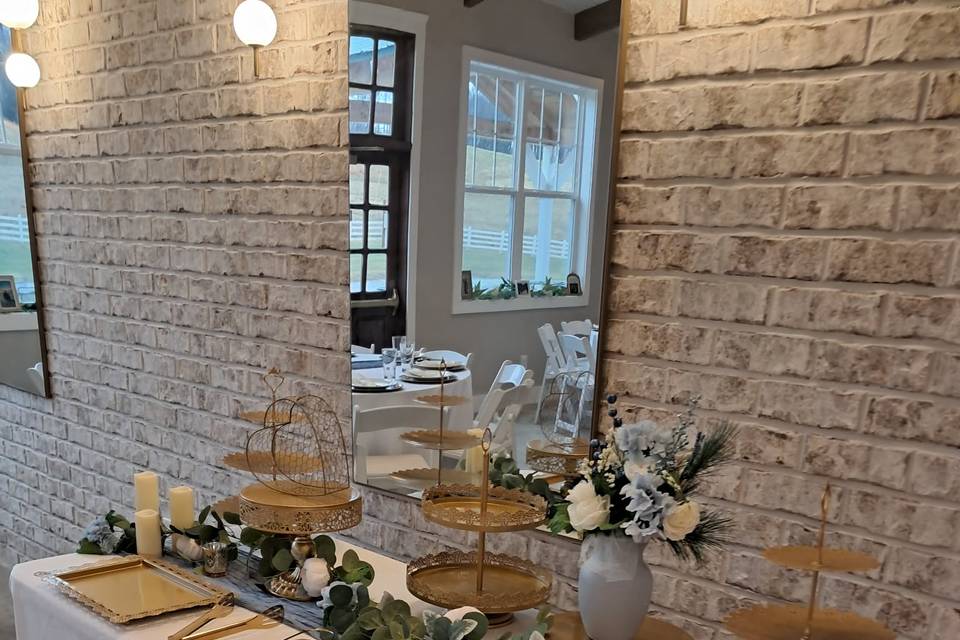 Creekside Head Table