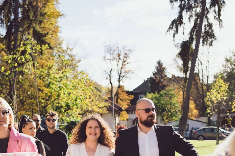 IOANA STAVAR MOMENTS LLC