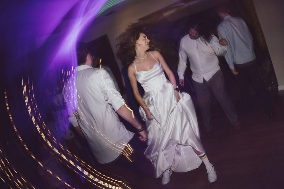 IOANA STAVAR MOMENTS LLC