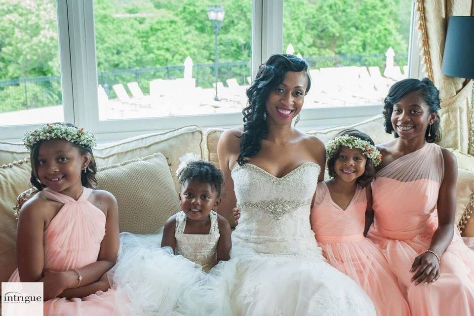 The bride with the kids at the wedding