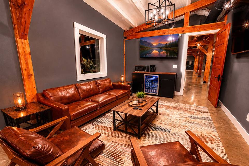 Grooms Suite