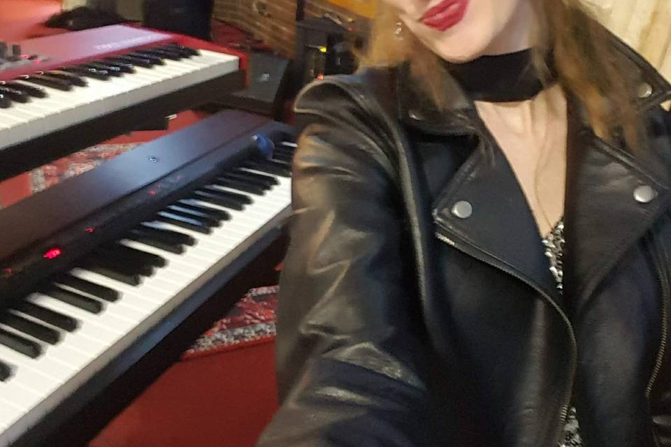 Rock theme dual keyboards