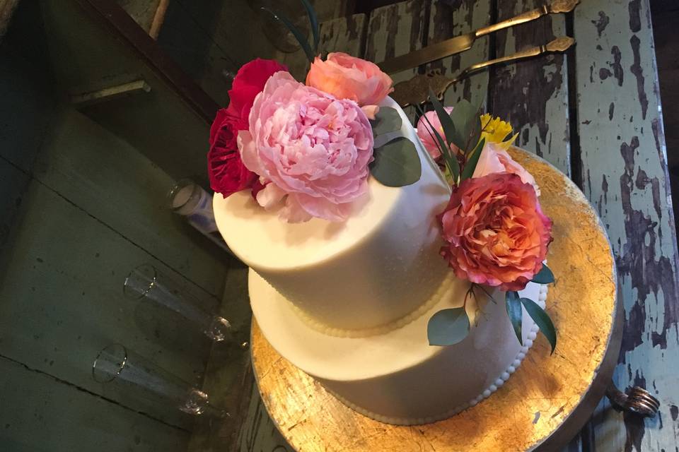 Marzipan Cake with matching Flowers