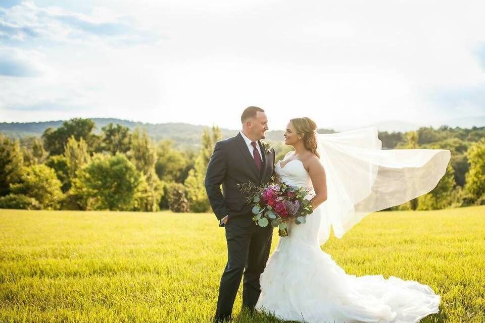 Couple photoshoot in the field