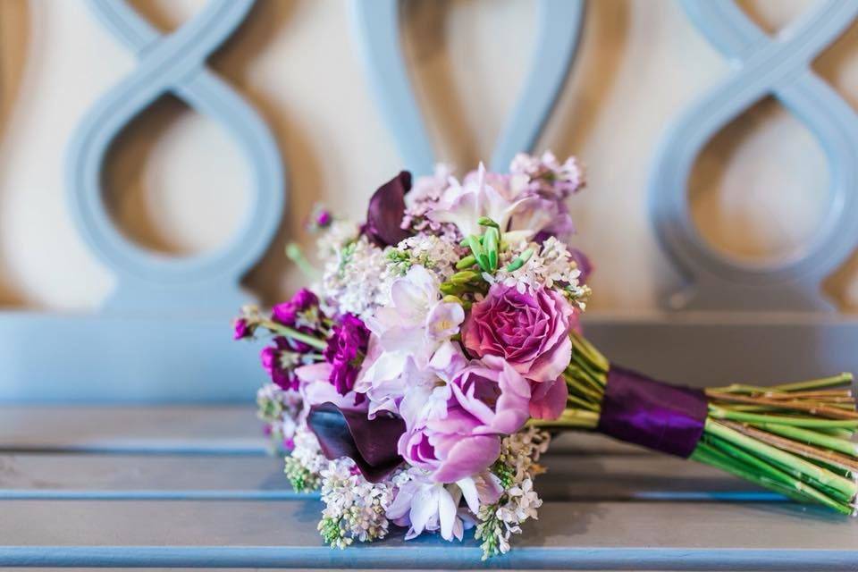 Elegant violet arrangement