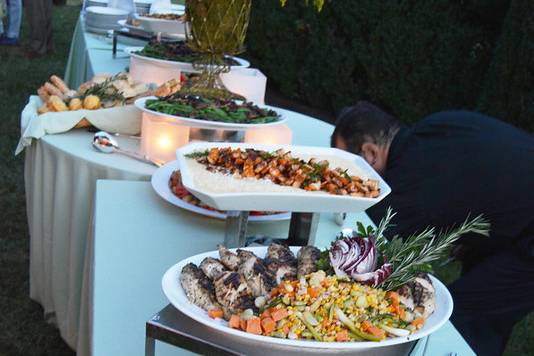 Outdoor buffet