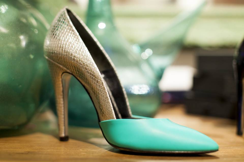 Silver snake print and turquosie leather poitny toe pump, JustENE Breeze
