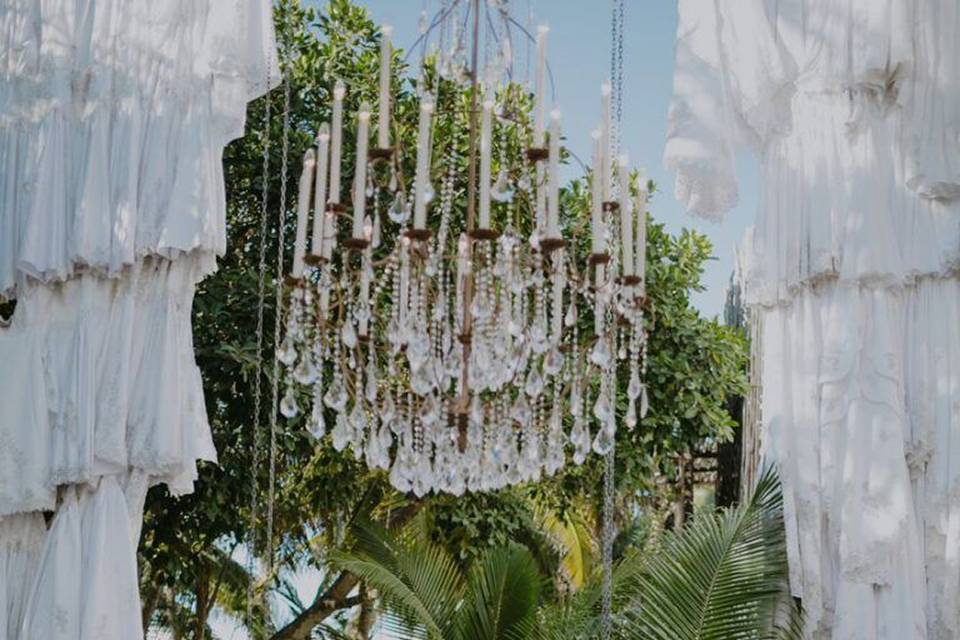 Soft wedding details