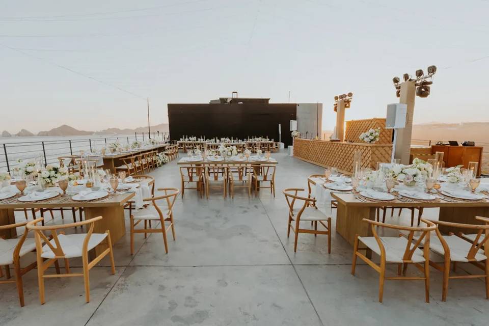 Coastal calm & bridal glow
