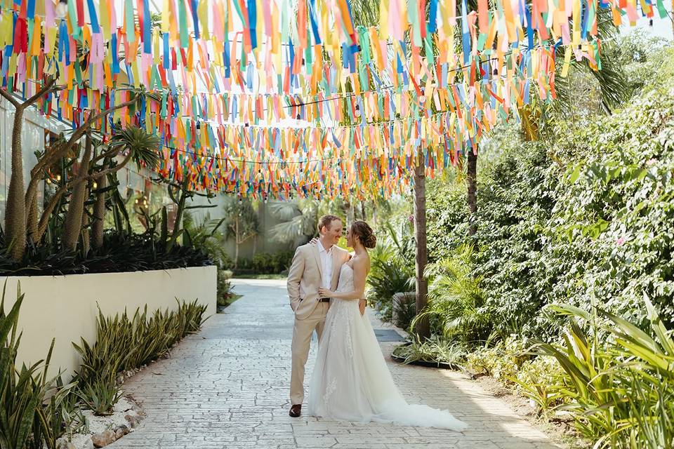 Under a sky of ribbons