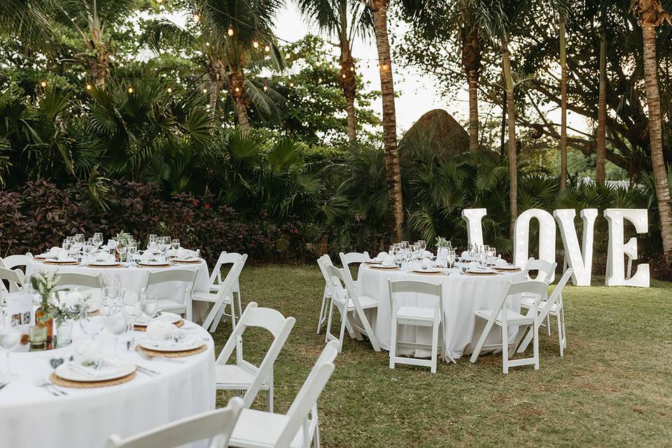 A table made for love