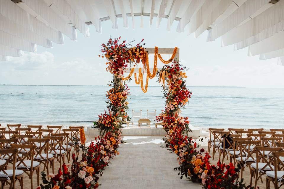 Seaside ceremony in Cancun