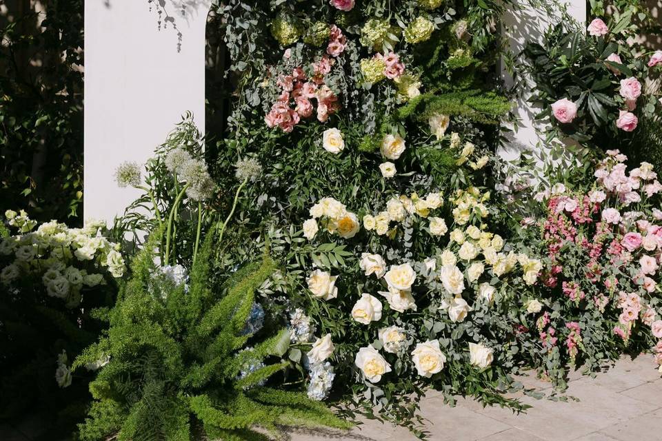 Flowers, texture & elegance