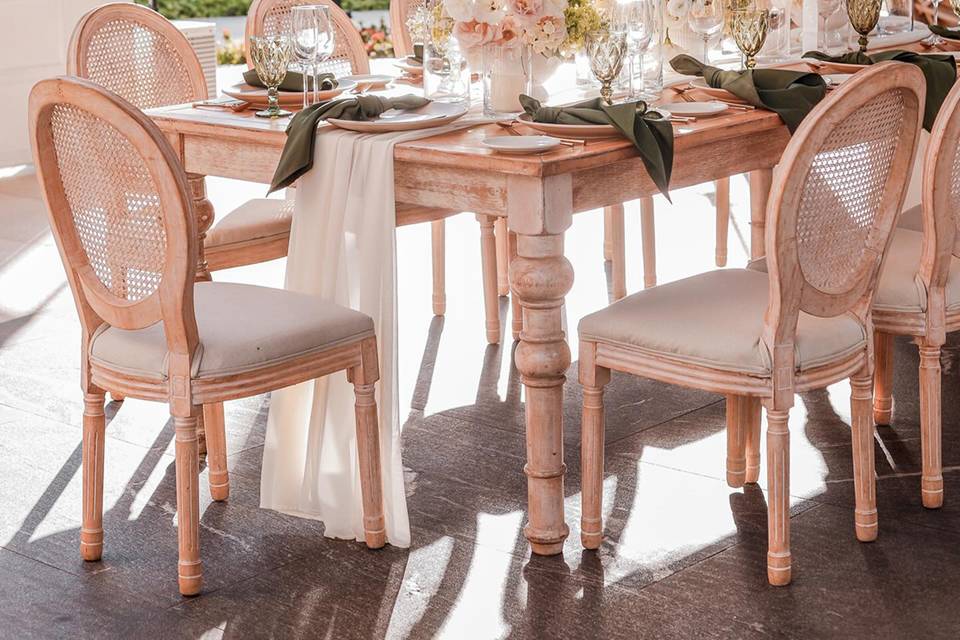 Warm and romantic reception