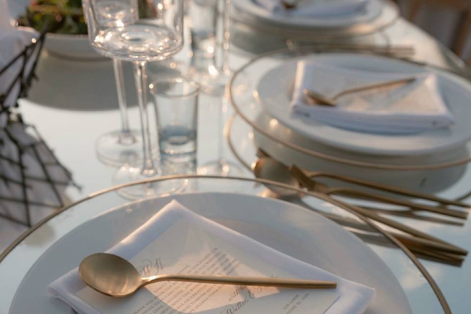 Intimate & elevated tablescape