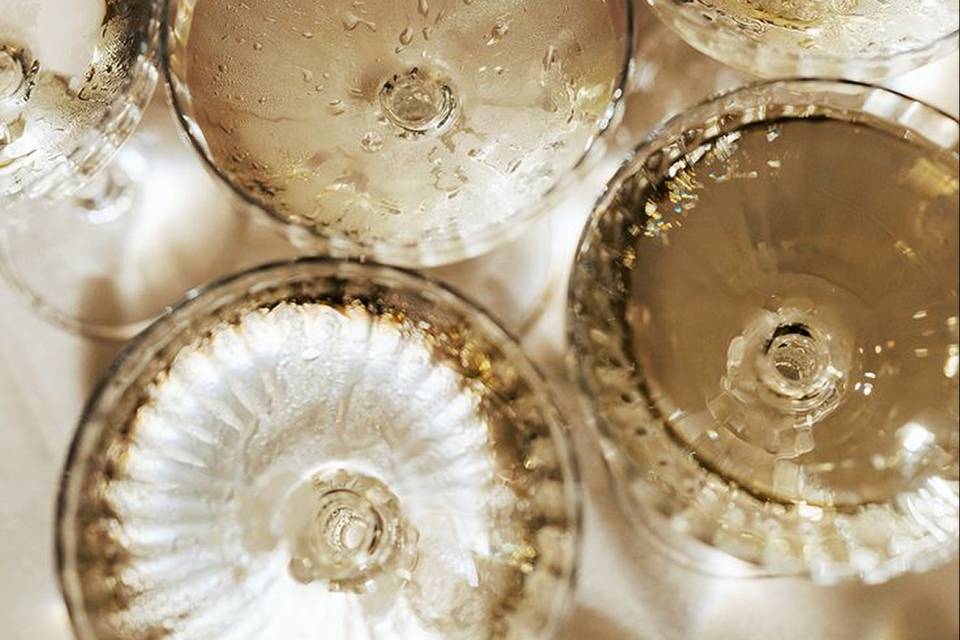 Golden champagne & warm lights