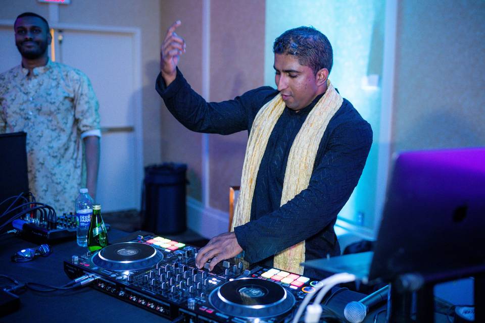 Sangeet DJ