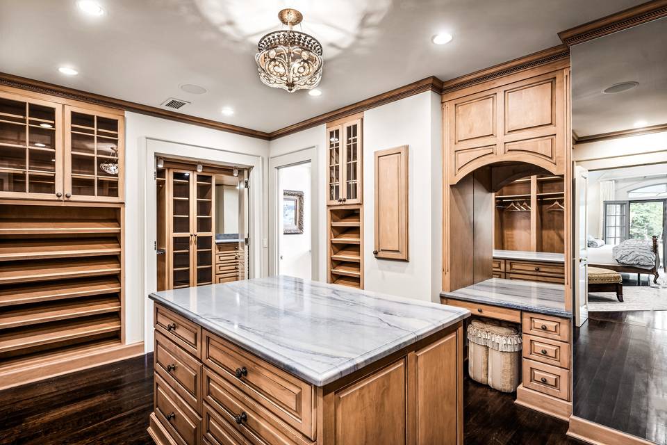 Expansive Walk-in closet