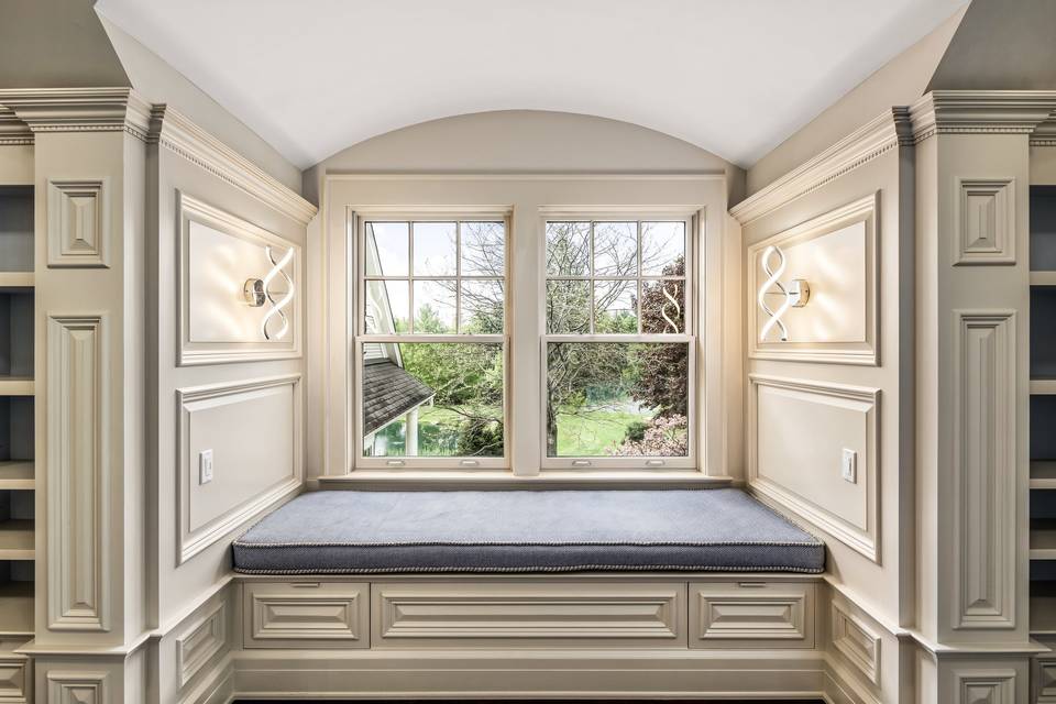 Master suite alcove