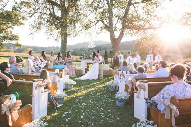 A sun-bathed ceremony (Northern Belle Photography)